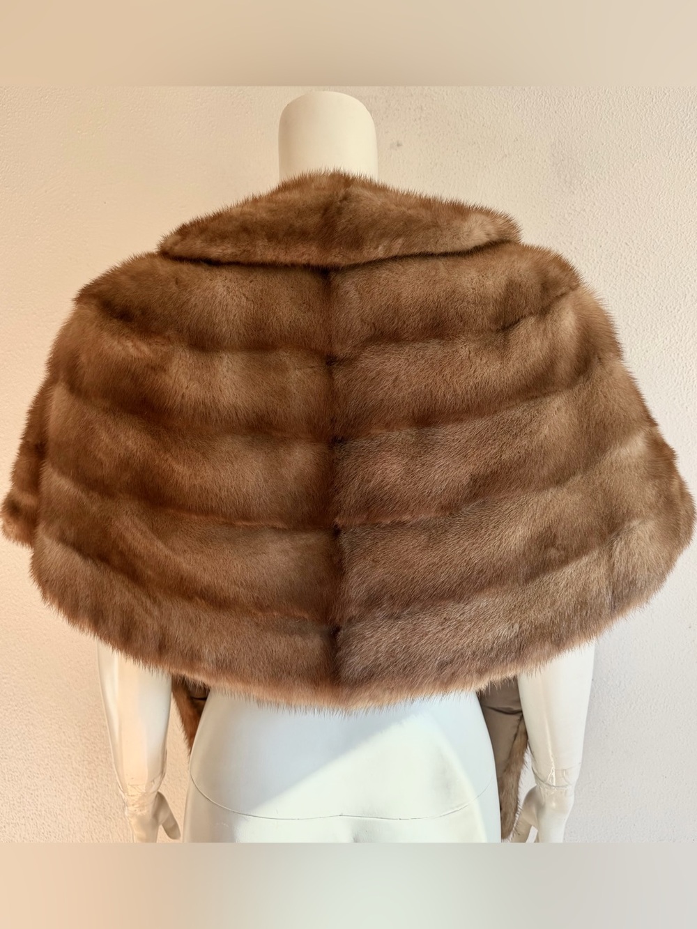 Vintage GENUINE MINK FUR Natural Brown Shrug Shawl Stole Wrap Bridal Wedding S/M - Picture 6 of 16